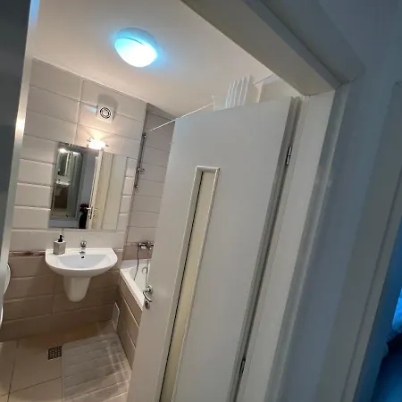 Kronstader アパート ブラショフ